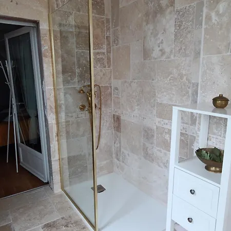& D'hotes La Lorraine Nocleg ze śniadaniem 3*